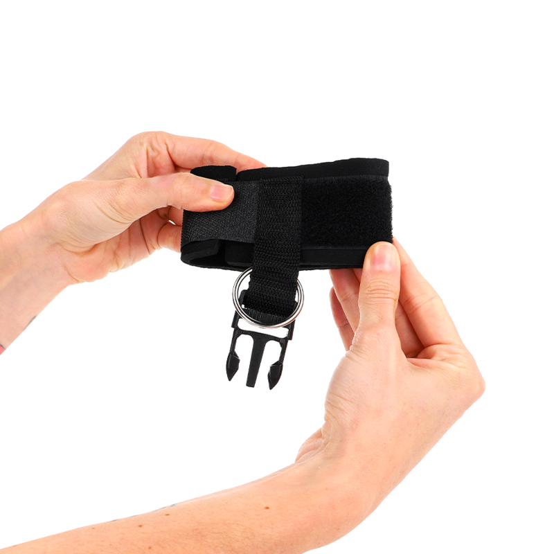KINK - NEOPRENE WRIST RESTRAINTS HOOK&LOOP FASTENER BLACK ADJUSTABLE 22-34 CM