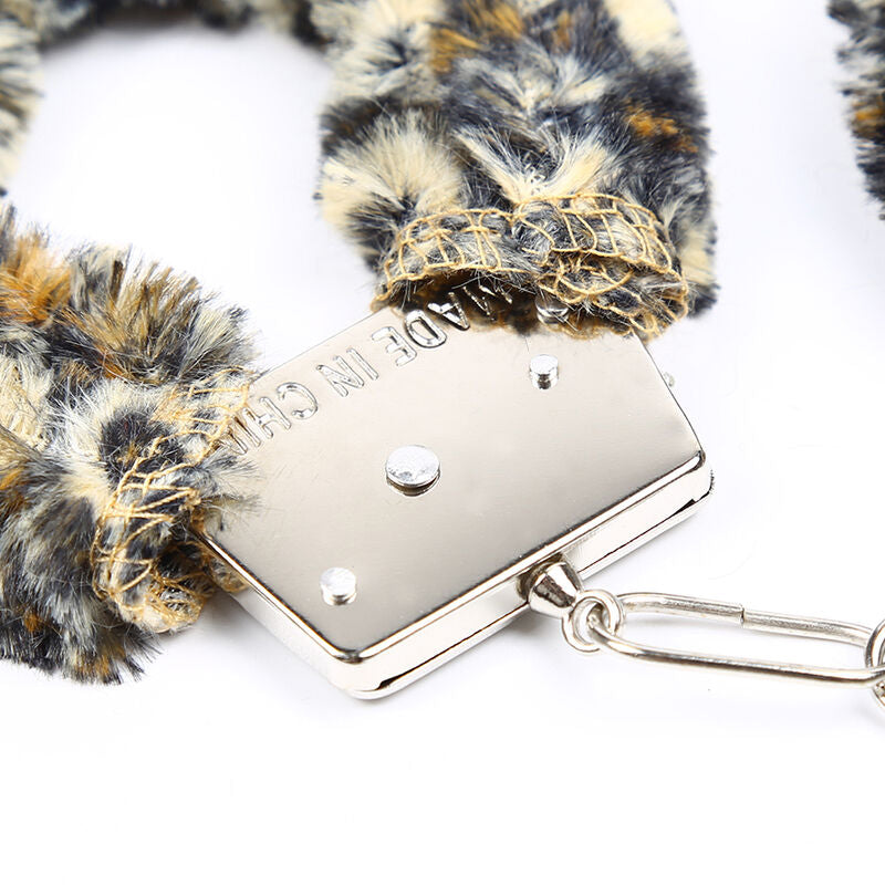 OHMAMA FETISH - VELVET LINED METAL WRIST CUFFS