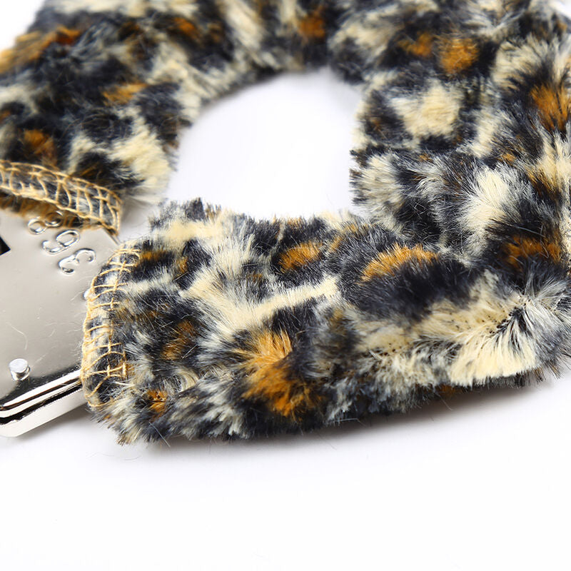 OHMAMA FETISH - VELVET LINED METAL WRIST CUFFS