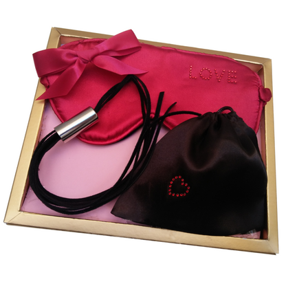 INEDIT - KIT DE LÁTIGO PARA DOMINATRIX